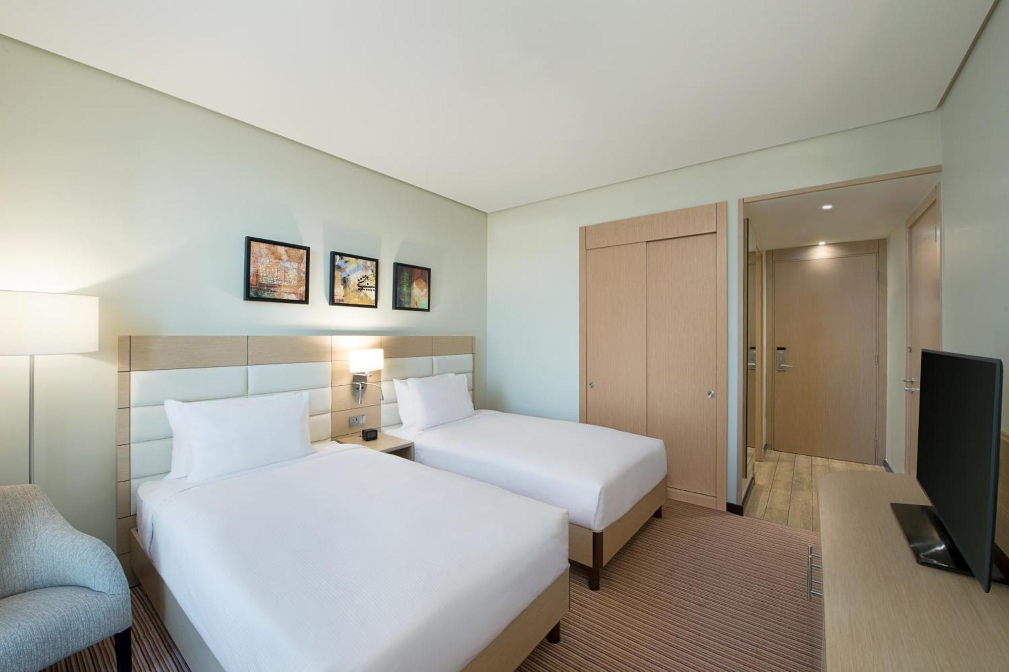 Hilton Garden Inn Эль-Хубар Экстерьер фото