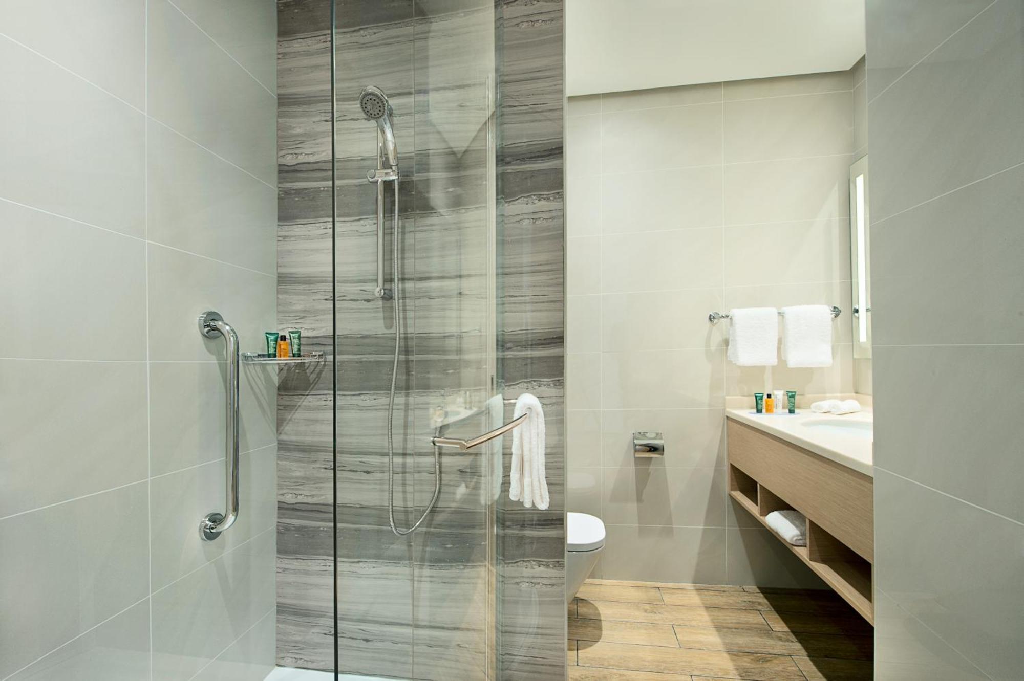 Hilton Garden Inn Эль-Хубар Экстерьер фото