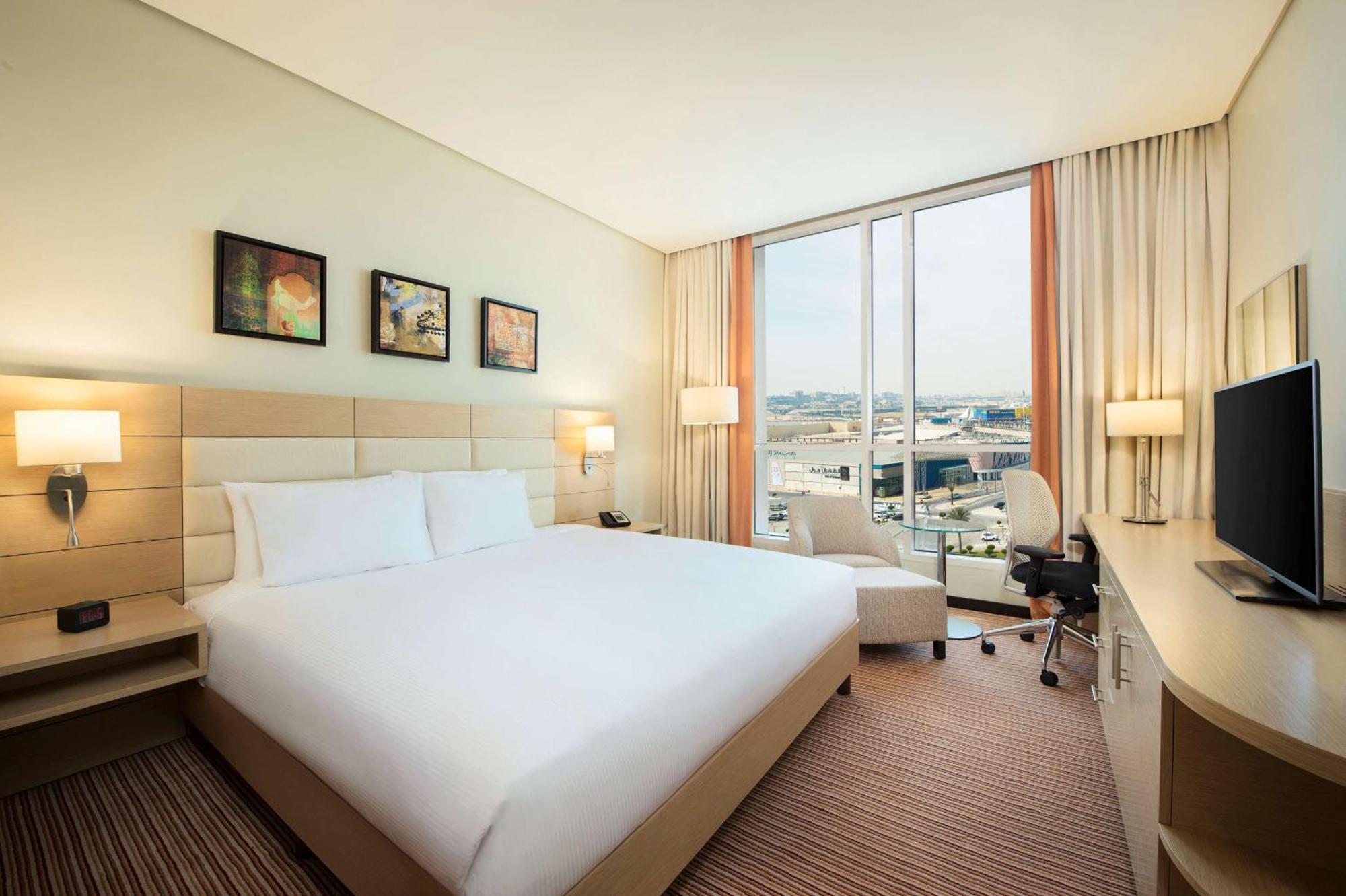 Hilton Garden Inn Эль-Хубар Экстерьер фото
