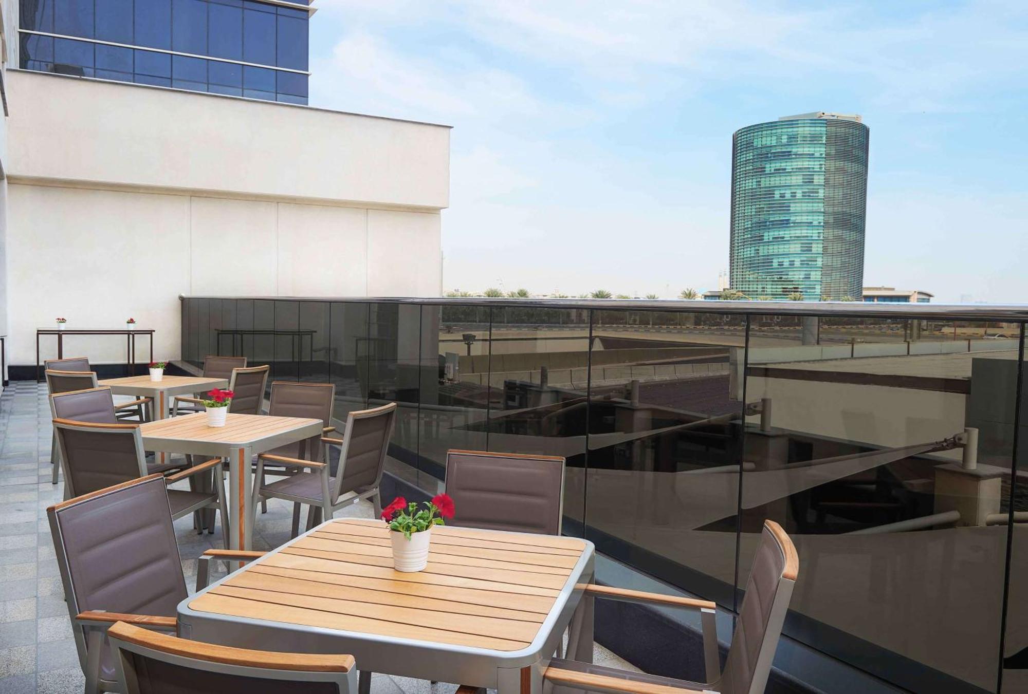 Hilton Garden Inn Эль-Хубар Экстерьер фото