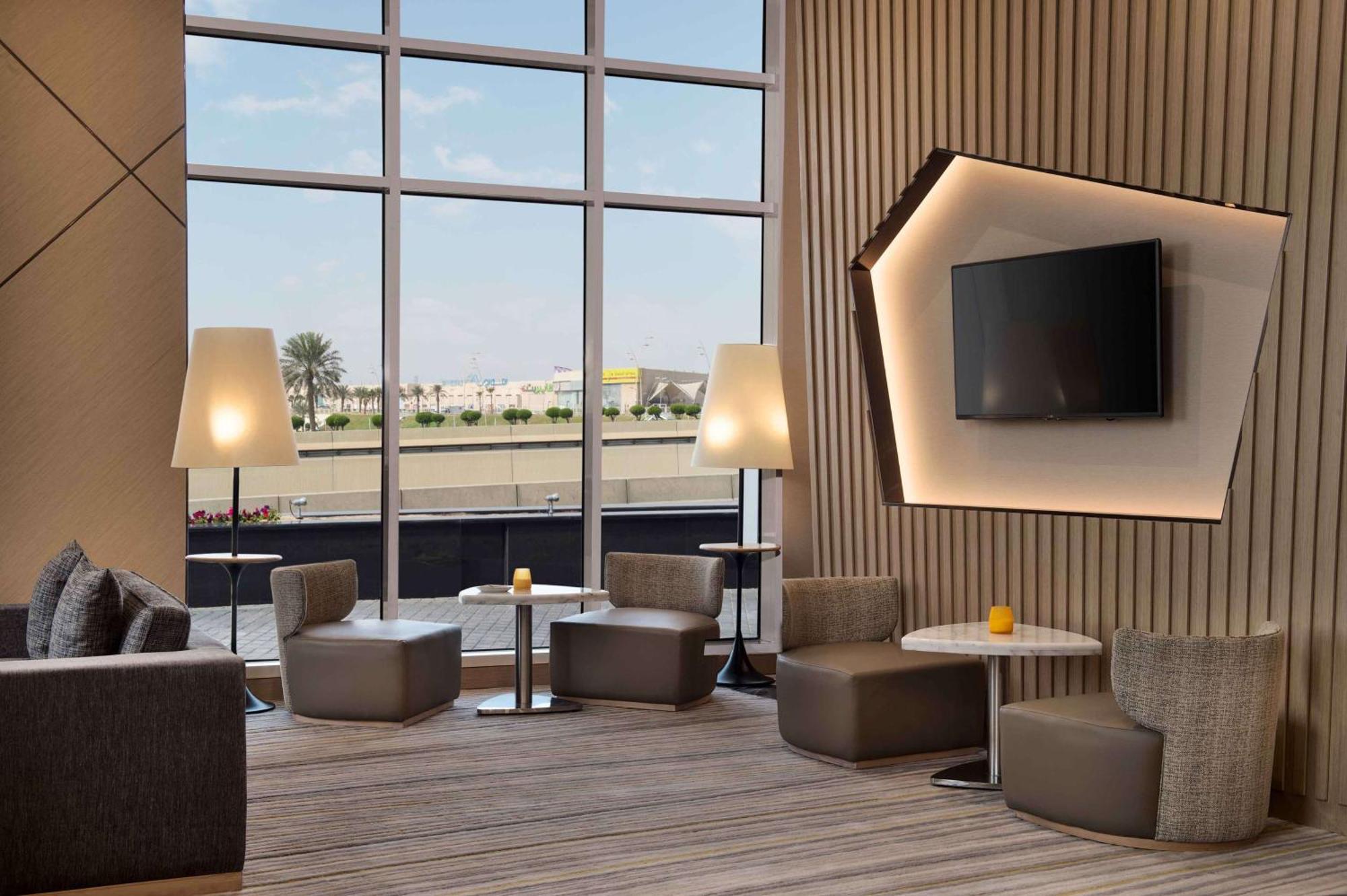 Hilton Garden Inn Эль-Хубар Экстерьер фото